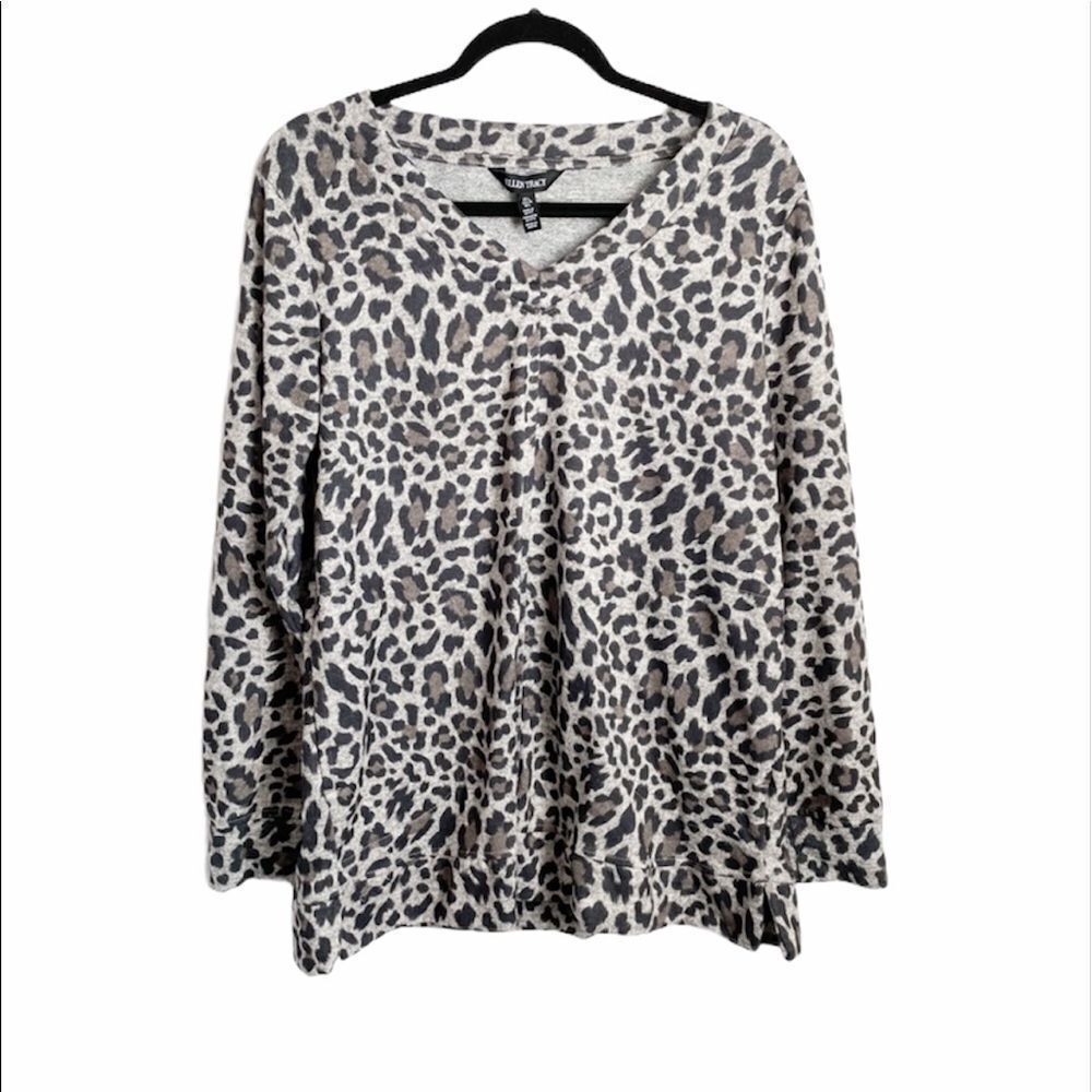 🟢Ellen Tracy Animal Print V Neck Sweater Grey L